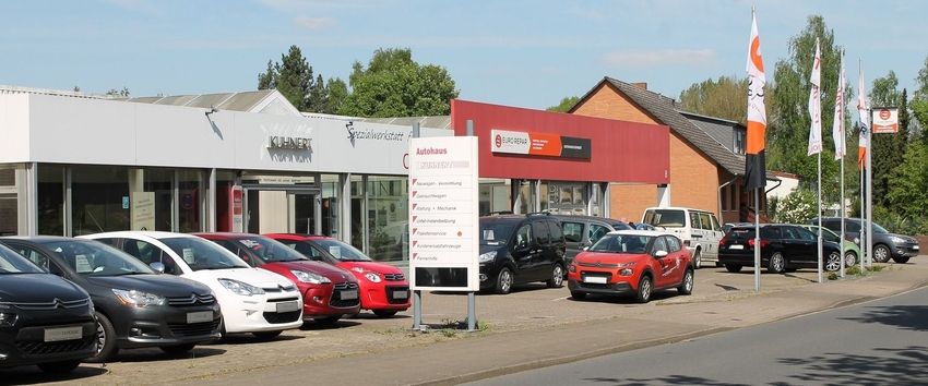 Firmenhof vom Autohaus Kuhnert